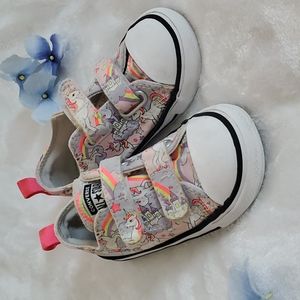 Converse All Star size 8 US Toddler light pink and violet